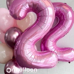 Розовые шары с цифрой 22