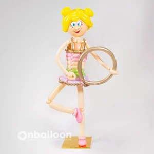 Плетеная фигура из шаров «Гимнастка с обручем»