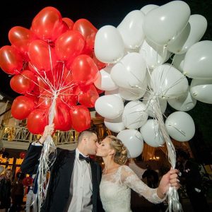 Запуск шаров на свадьбу www.onballoon.ru