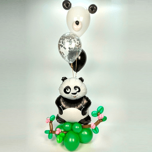Композиция из шаров “Панда на лужайке”