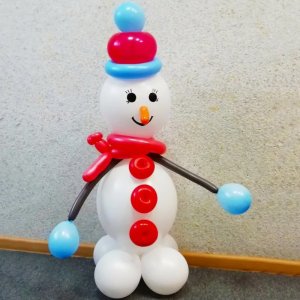 Фигура из шаров “Милый снеговик”
