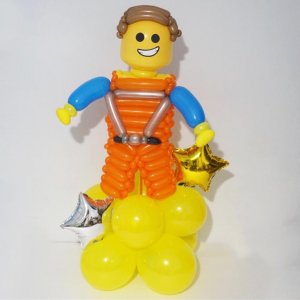 Фигура из шаров Лего на стойке