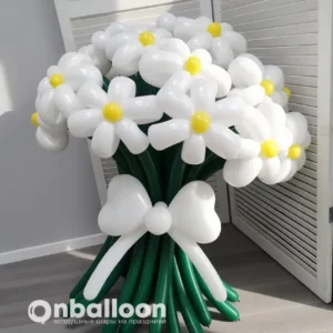 Белые ромашки из шаров