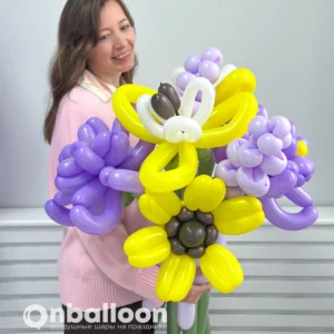Букет плетеных шаров из цветов
