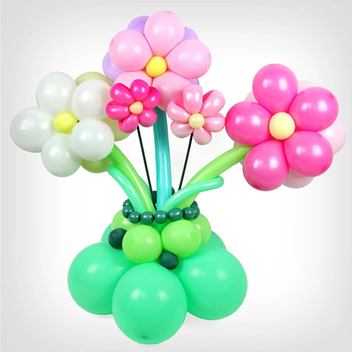 Цветок из 6 шаров. Цветы шары. Цветы из воздушных шаров. Цветочки из шариков. Букет из шаров напольный.