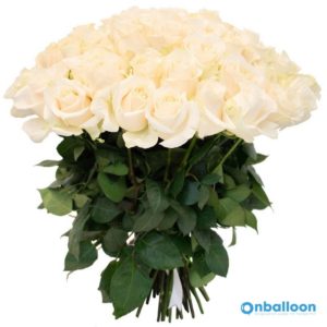 Букет из 55 белых роз, 50 см