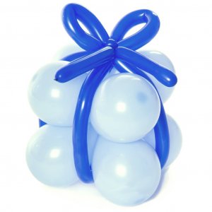 Подарок из шаров голубой