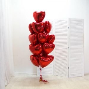 Облако из шаров “Красные сердца”