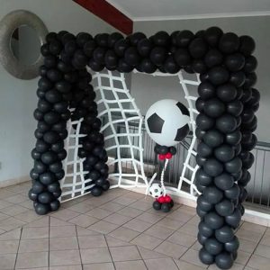 Фигура из шаров “Ворота черные”