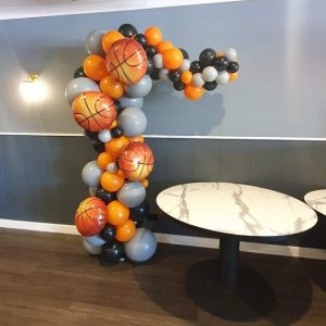 Композиция из воздушных шаров “Баскетбольный мяч”