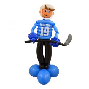 Фигура из шаров “Хоккеист”