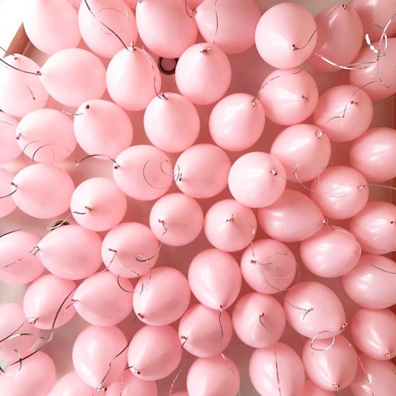 Шары 50 шт. Розовые шарики. Розовые шарики воздушные. Розовые шары под потолок. Нежные воздушные шары.