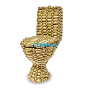 Плетеная фигура из шаров “Золотой унитаз”